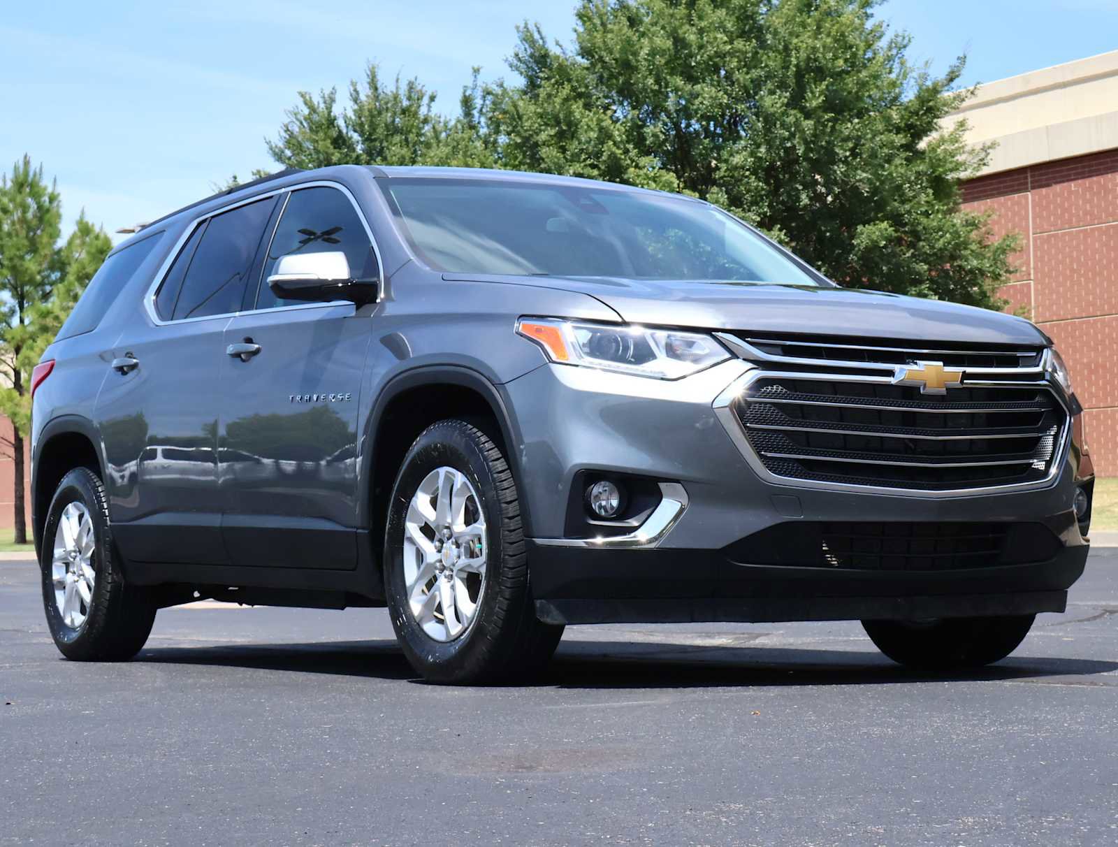 Used 2020 Chevrolet Traverse LT w/ Driver Confidence II Package