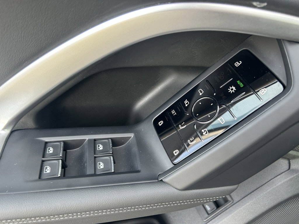 Used 2025 Audi Q5 Premium w/ Convenience Package image 7