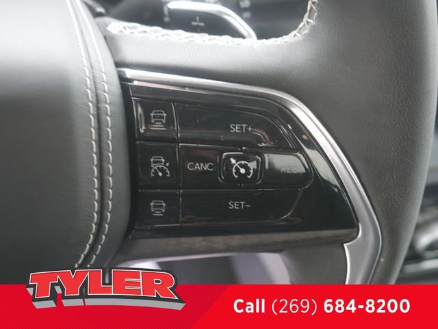 Used 2022 Jeep Grand Cherokee Overland w/ Luxury Tech Group IV AWD/4WD image 28