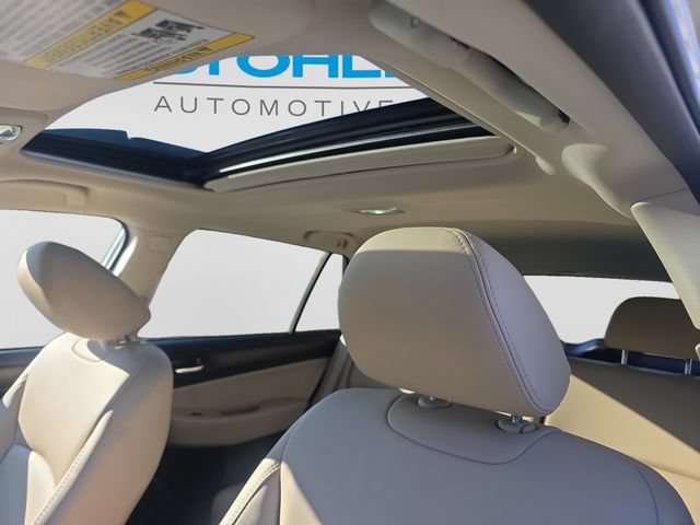 Used 2018 Subaru Outback 3.6R Limited AWD/4WD image 12