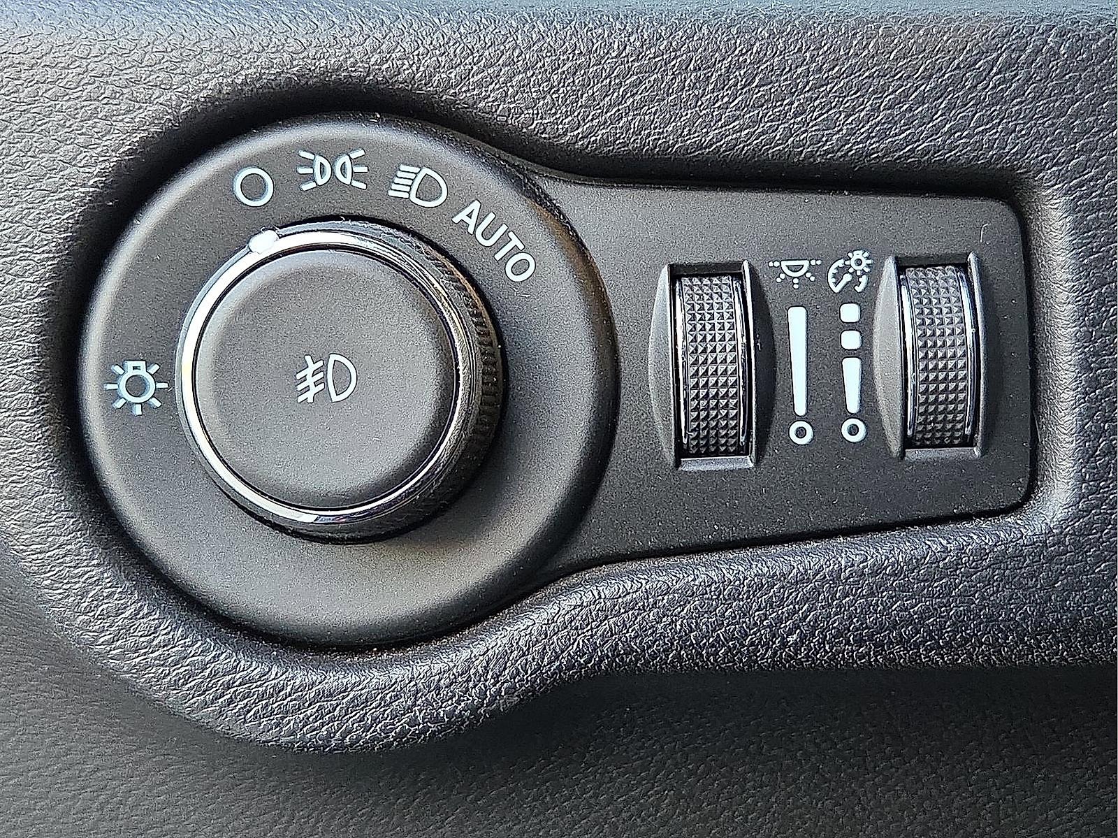 Used 2022 Chrysler Pacifica Touring image 22