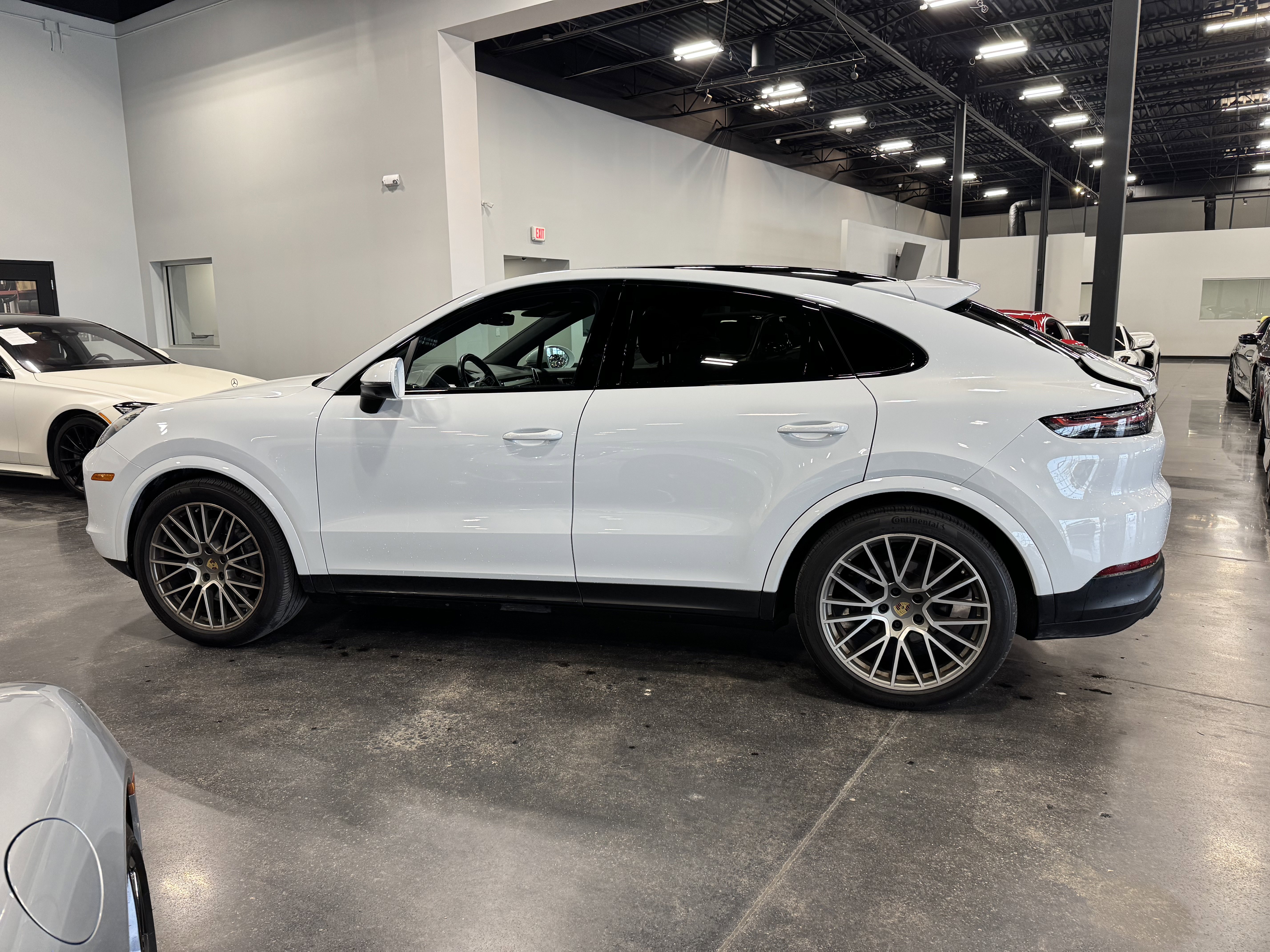 Used 2022 Porsche Cayenne Coupe image 25