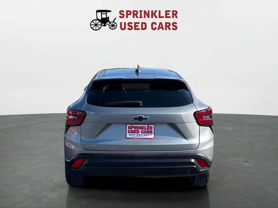 Used 2024 Chevrolet Trax LS w/ LS Convenience Package FWD image 11