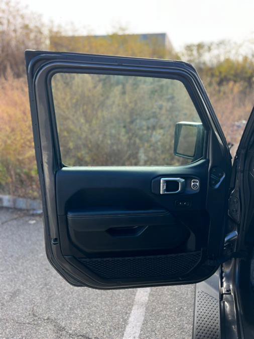 Used 2022 Jeep Gladiator Overland w/ Popular Equipment Package image 38