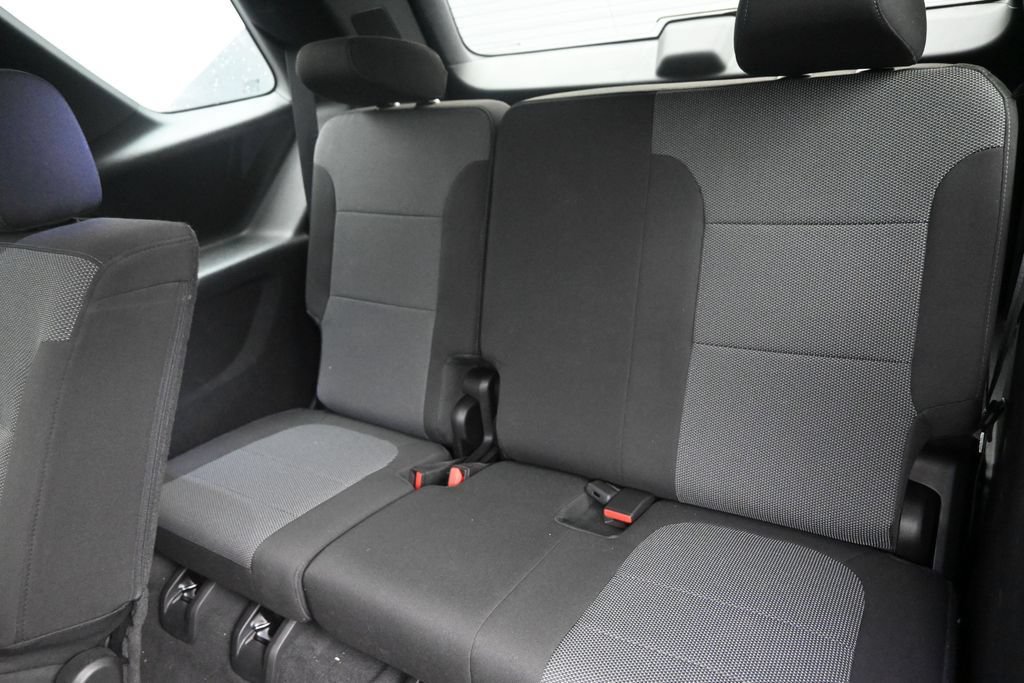 Used 2023 Chevrolet Traverse LT FWD image 15