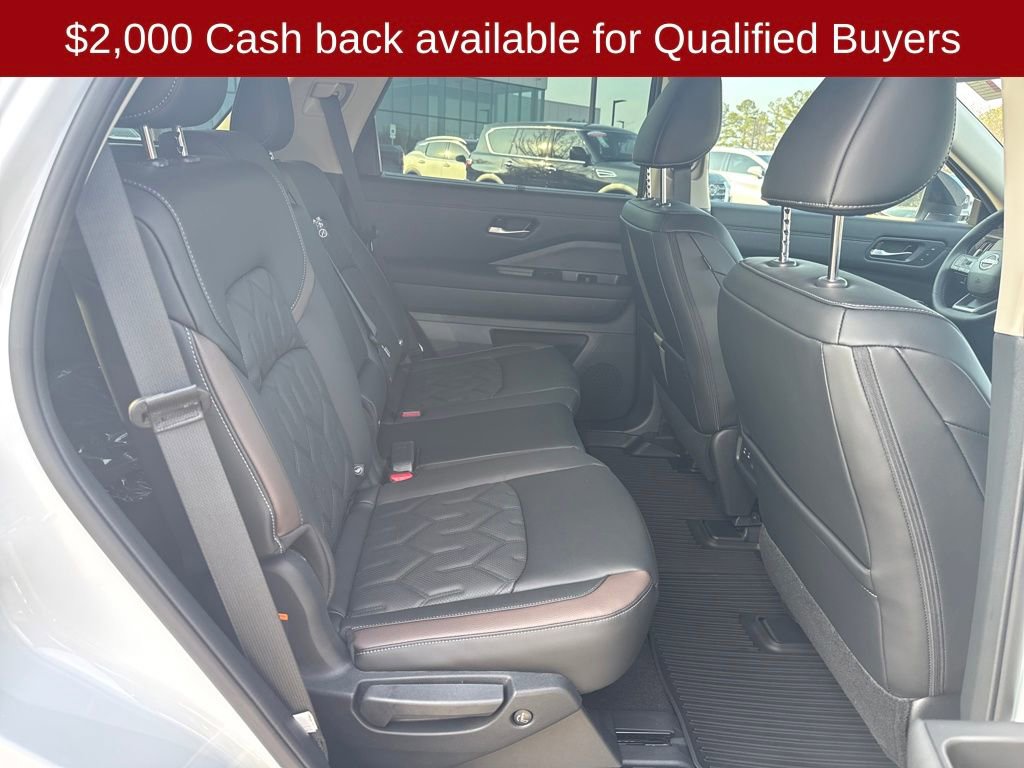 New 2026 Nissan Pathfinder Platinum image 40