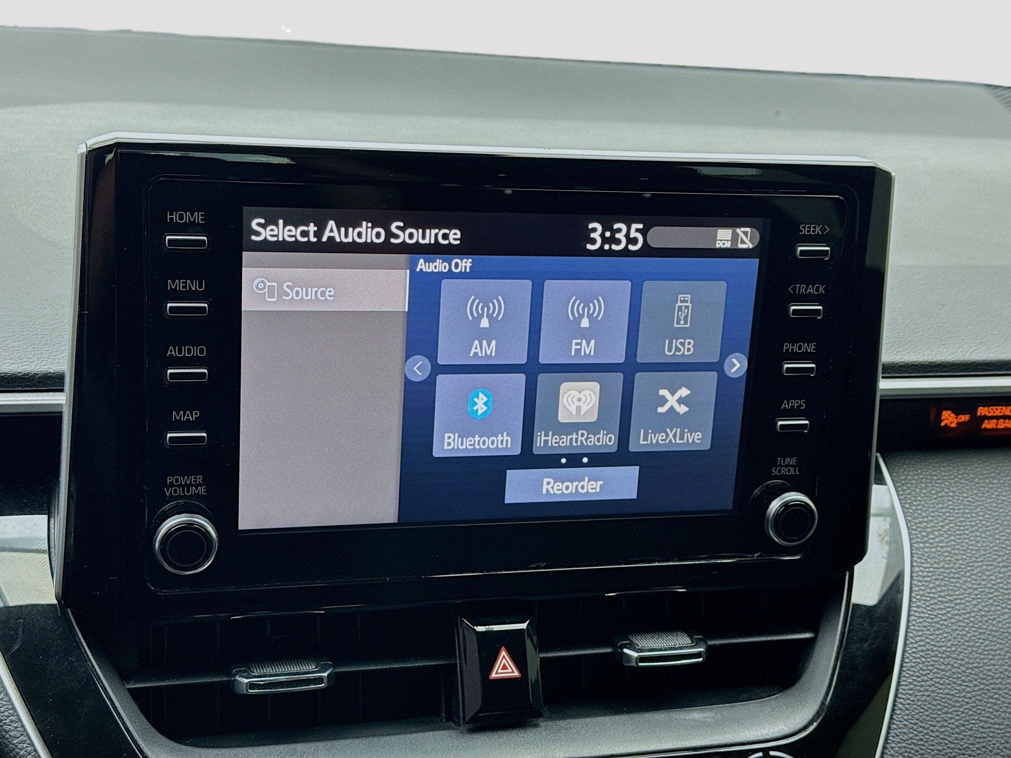 Used 2019 Toyota Corolla SE w/ Carpet Mat Package FWD image 11