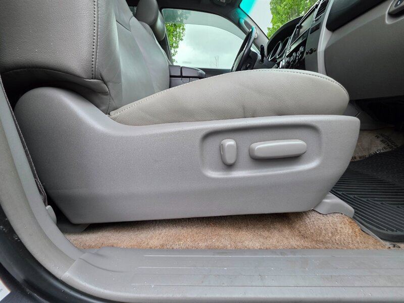 Used 2005 Toyota 4Runner Limited AWD/4WD image 38