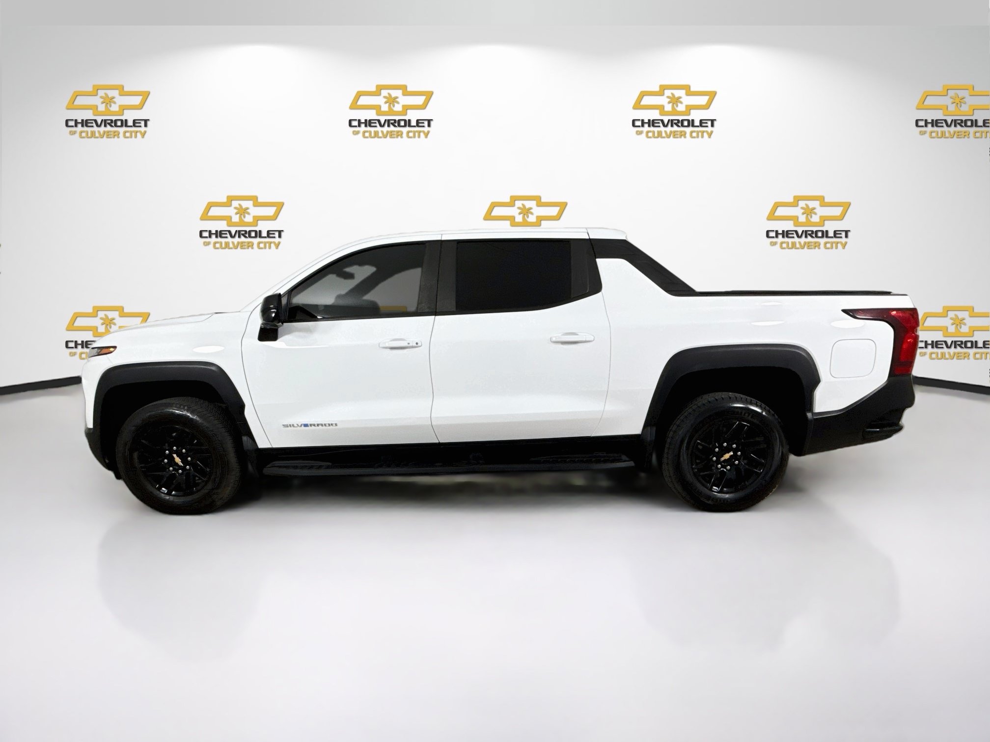 Used 2024 Chevrolet Silverado EV W/T AWD/4WD image 5