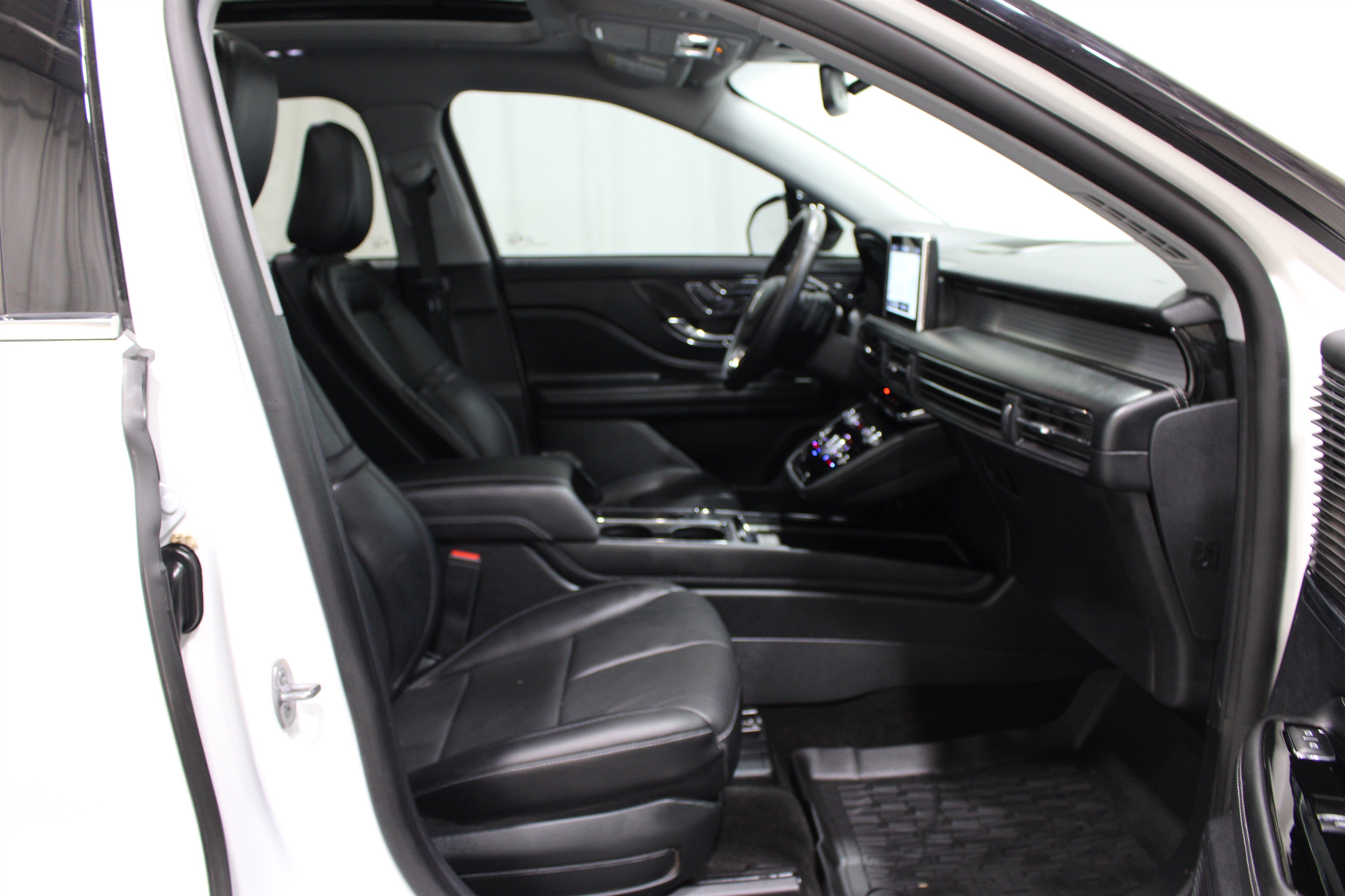 Certified 2022 Lincoln Corsair AWD w/ Premium Package image 26