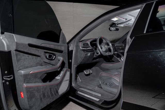 Used 2023 Lamborghini Urus Performante image 32