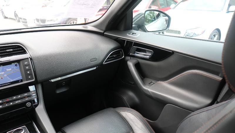 Used 2018 Jaguar F-PACE Prestige AWD/4WD image 19