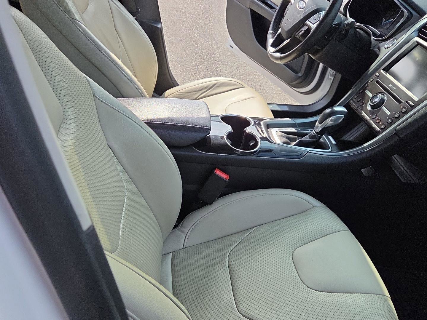 Used 2016 Ford Fusion Titanium FWD image 28