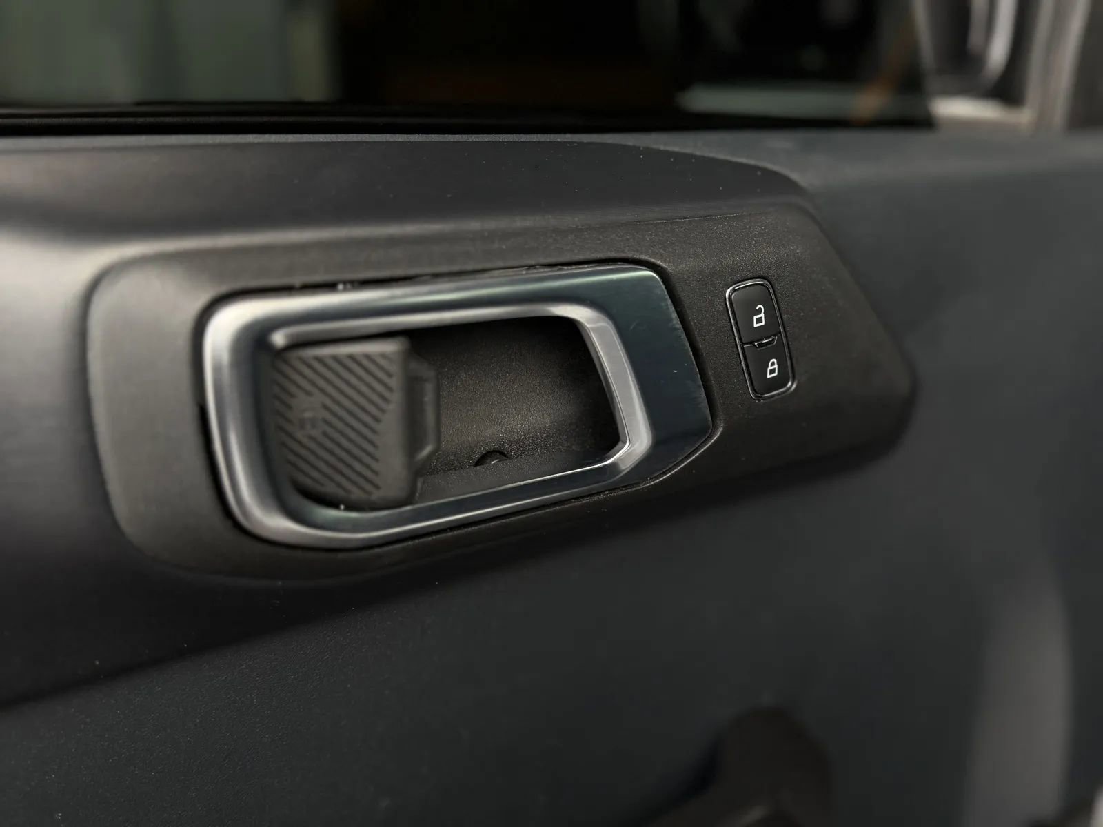 Used 2024 Ford Bronco Badlands image 25