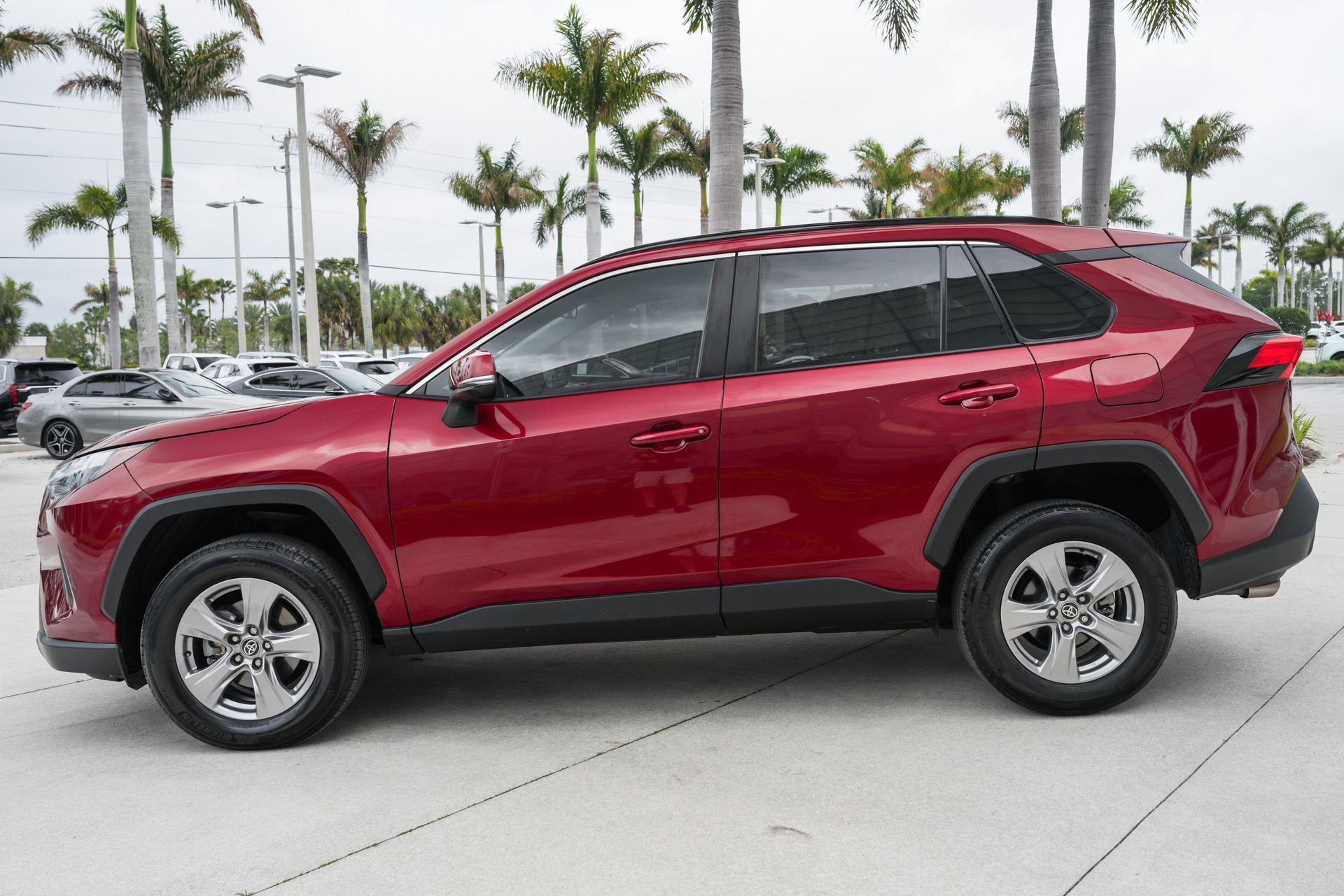 Used 2023 Toyota RAV4 XLE image 23