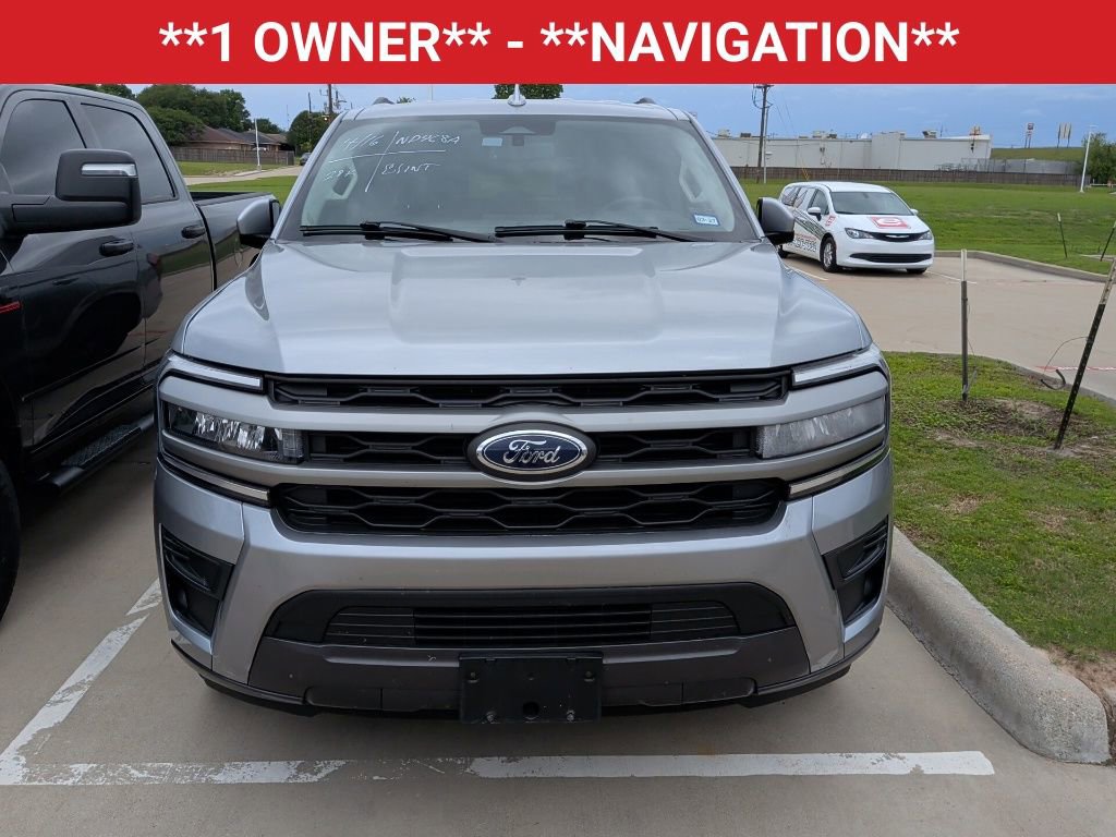 Used 2024 Ford Expedition XLT RWD image 2