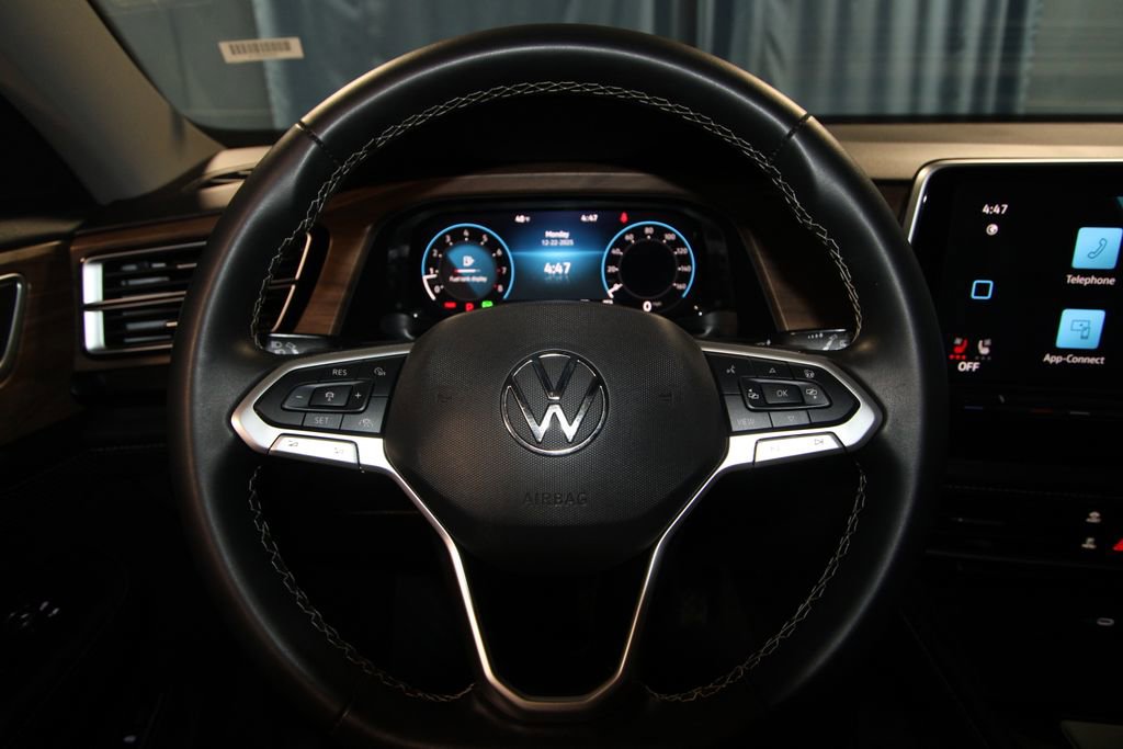 Used 2025 Volkswagen Atlas SE image 11