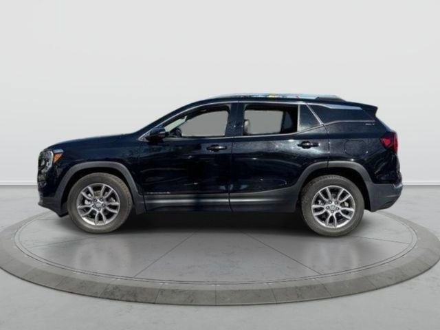 Used 2022 GMC Terrain SLT w/ Infotainment Package II AWD/4WD image 4