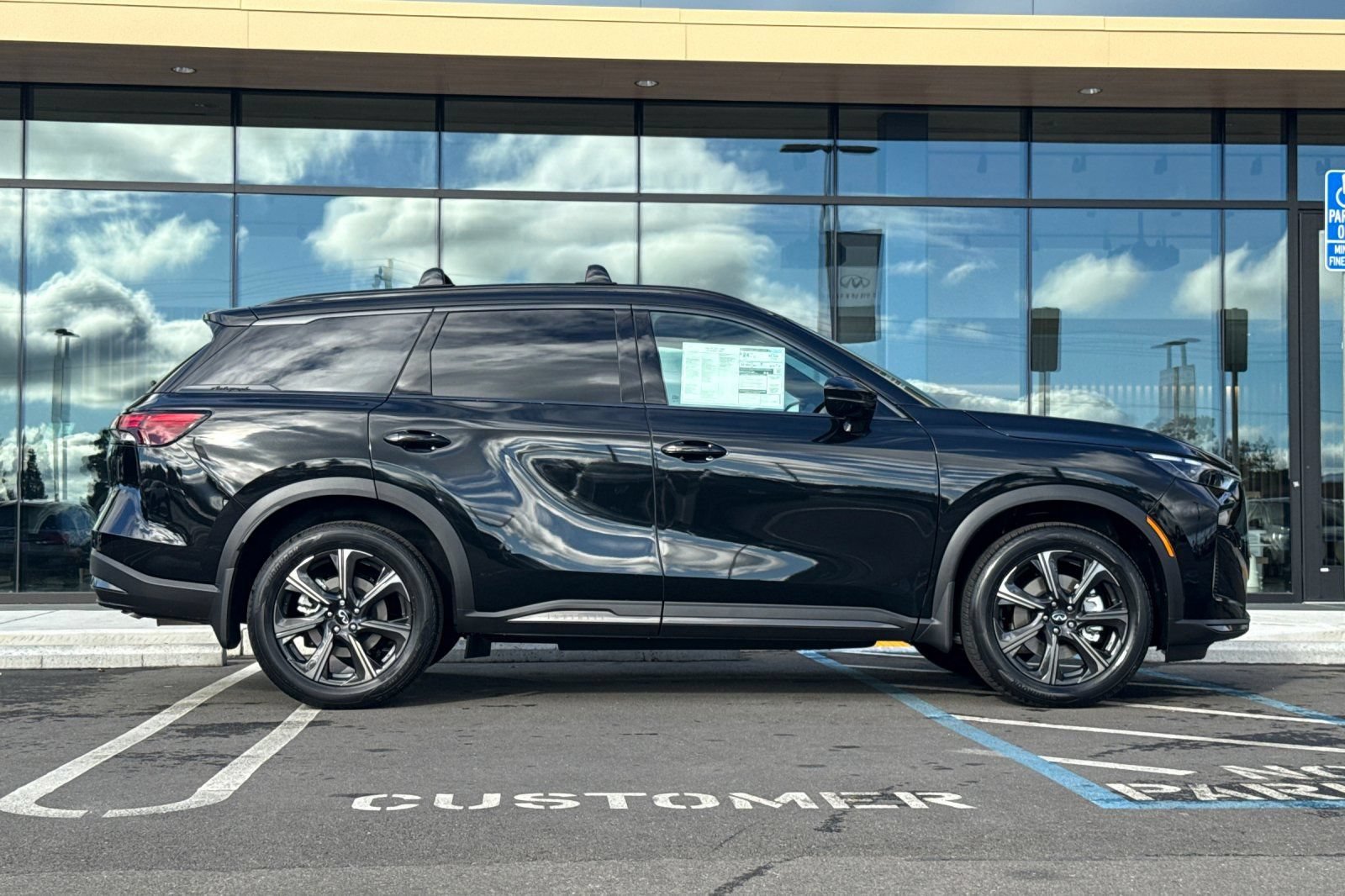 New 2026 INFINITI QX60 Autograph w/ Dark Cargo Package AWD/4WD image 6