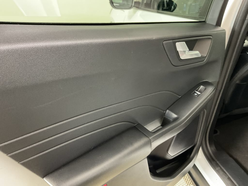 Used 2023 Ford Escape SE FWD image 18
