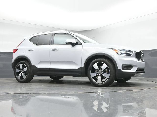 Used 2022 Volvo XC40 T4 Momentum FWD image 34
