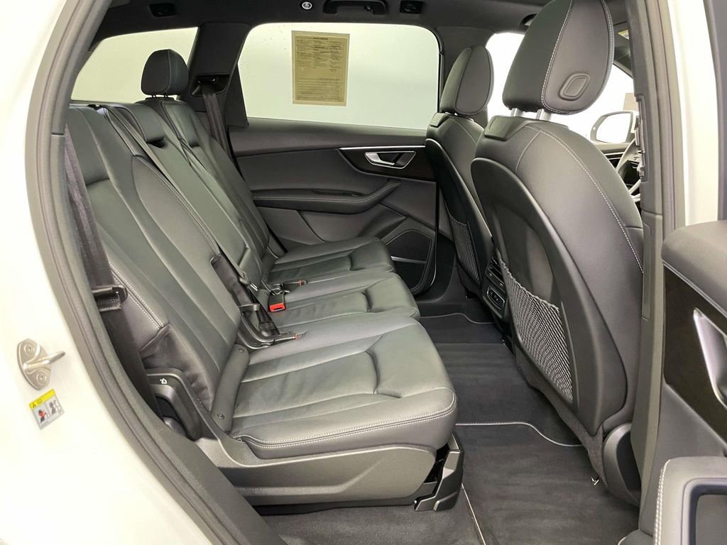 Certified 2025 Audi Q7 3.0T Premium Plus image 23