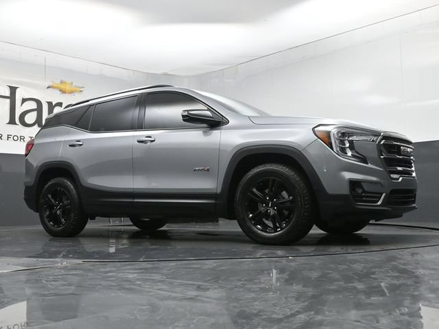 Used 2024 GMC Terrain AT4 AWD/4WD image 2