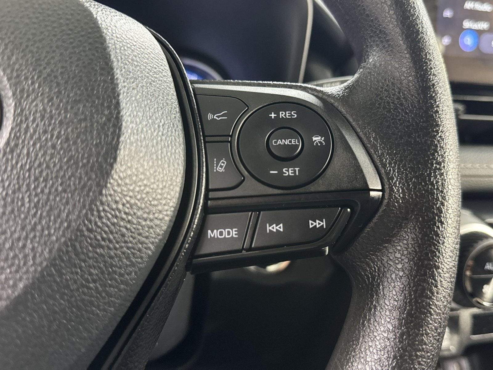 Used 2024 Toyota RAV4 XLE AWD/4WD image 44