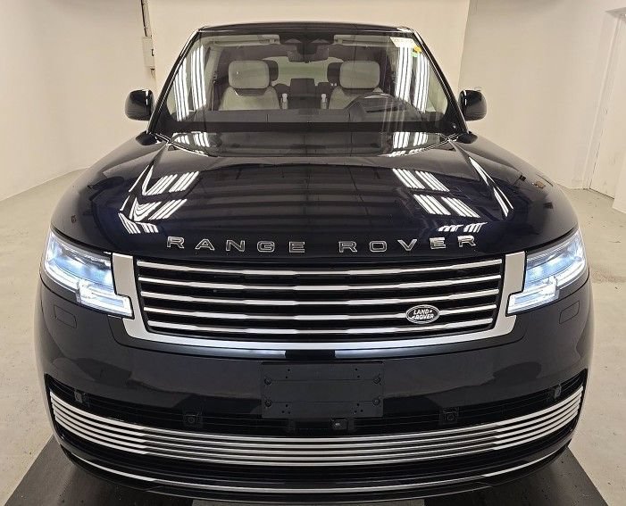 Used 2023 Land Rover Range Rover SV AWD/4WD image 8