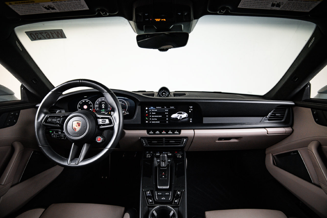 Certified 2025 Porsche 911 Carrera GTS RWD image 25