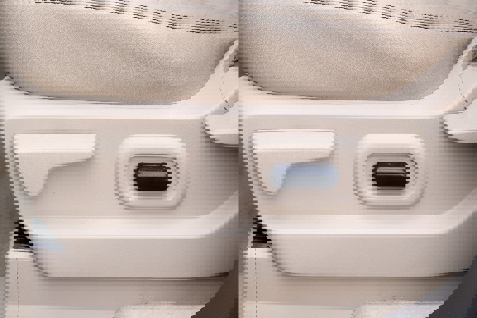 Used 2010 Ford Edge Limited image 12