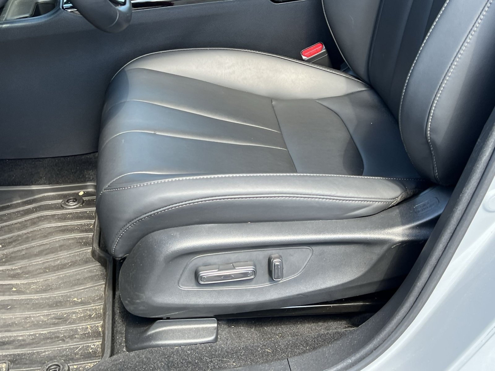 Certified 2025 Acura ADX FWD image 11