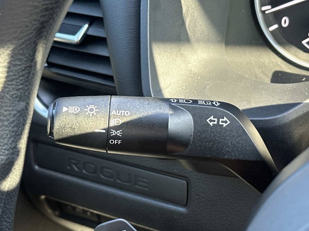 Used 2021 Nissan Rogue S FWD image 28