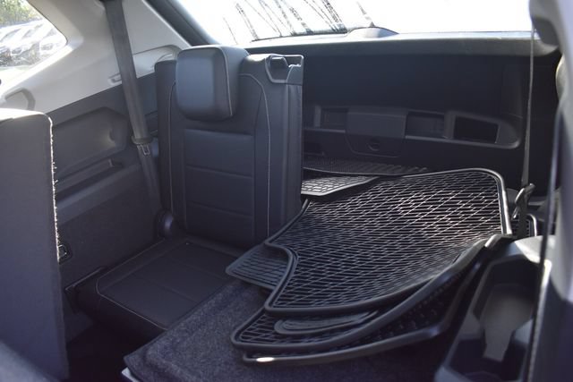 Used 2021 Volkswagen Tiguan SE FWD image 18