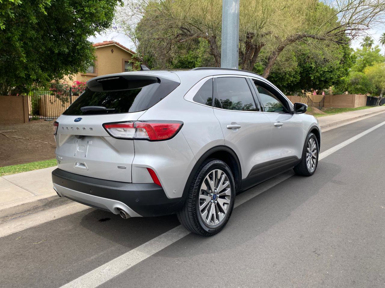 Used 2020 Ford Escape Titanium w/ Titanium Premium Package 2.0 image 5