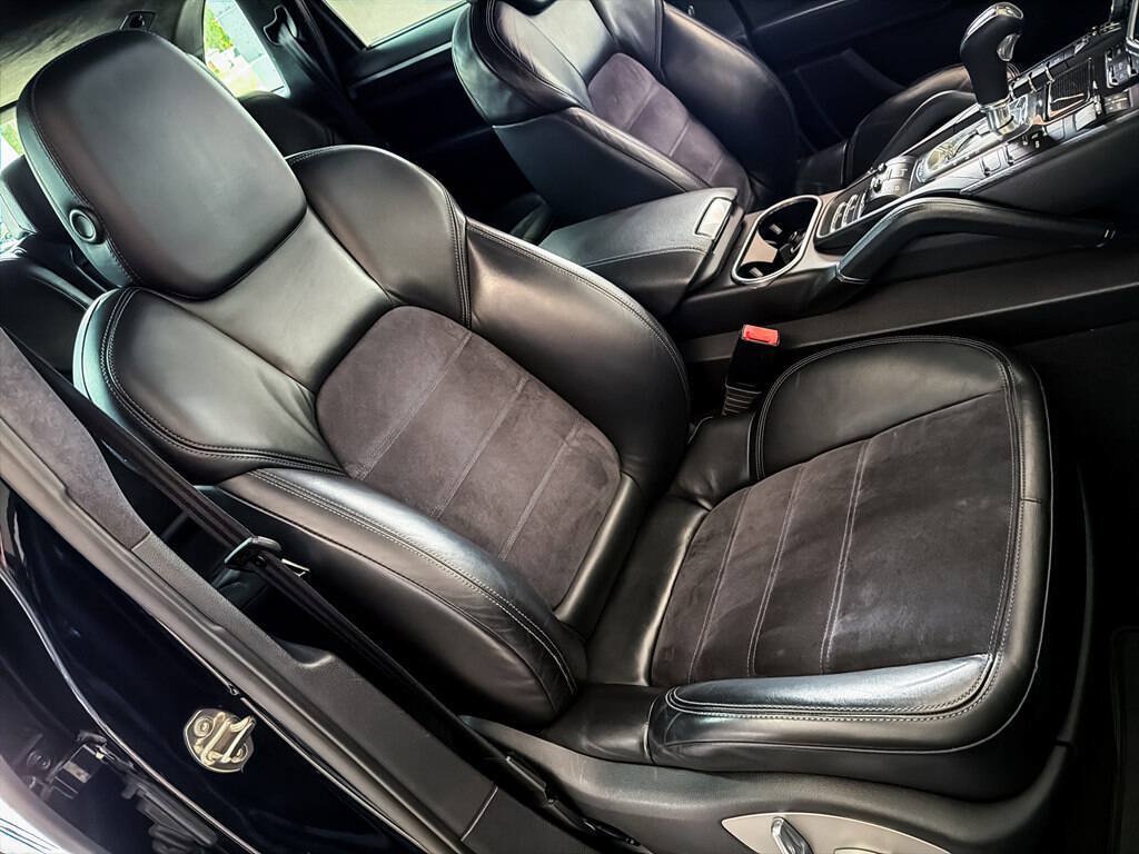 Used 2013 Porsche Cayenne GTS w/ Carbon Fibre Interior Pkg AWD/4WD image 29