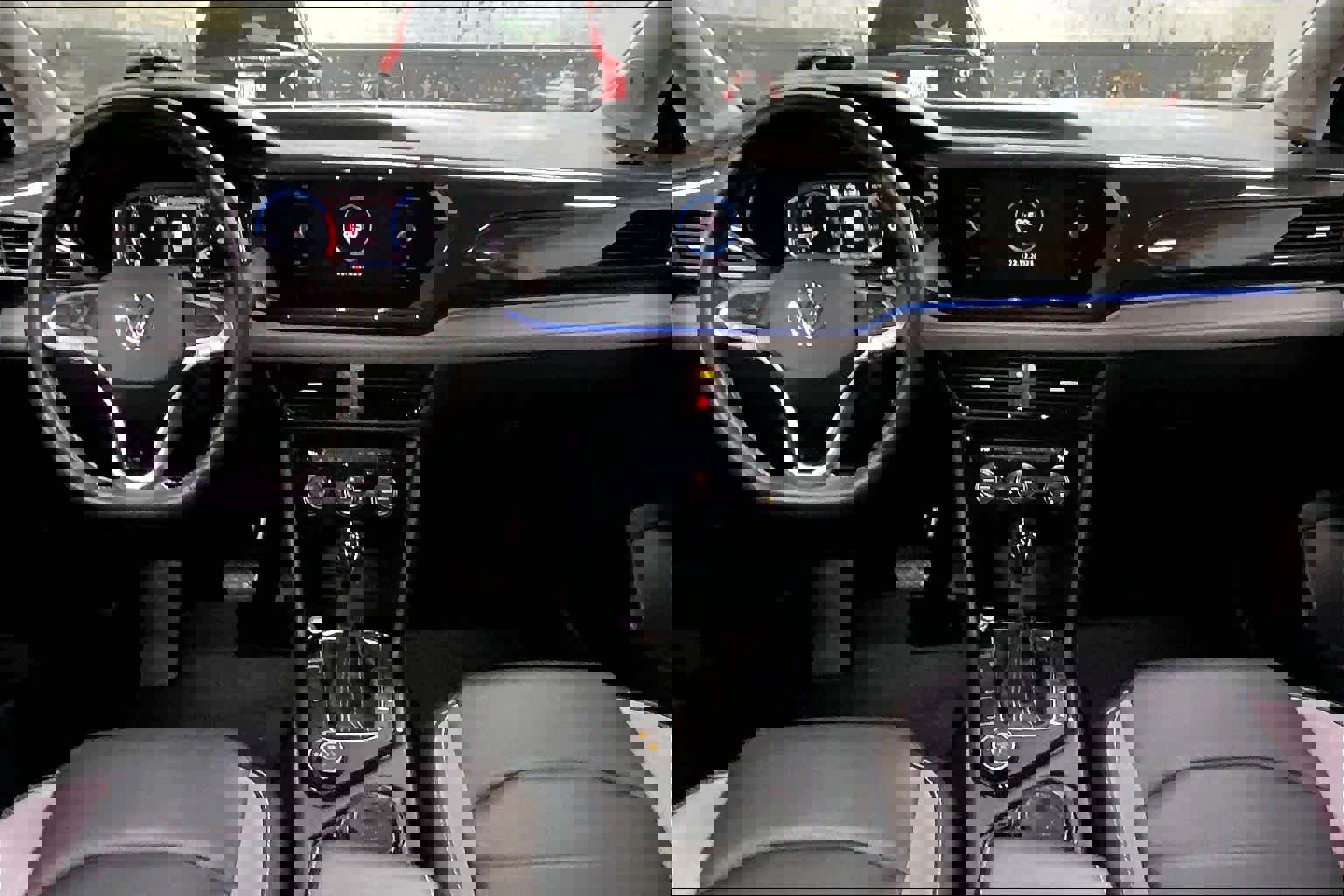 Used 2022 Volkswagen Taos SEL image 17