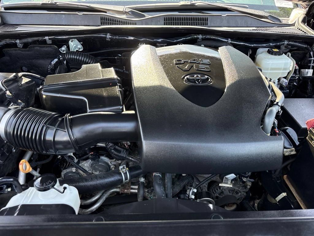 Certified 2019 Toyota Tacoma TRD Off-Road AWD/4WD image 31