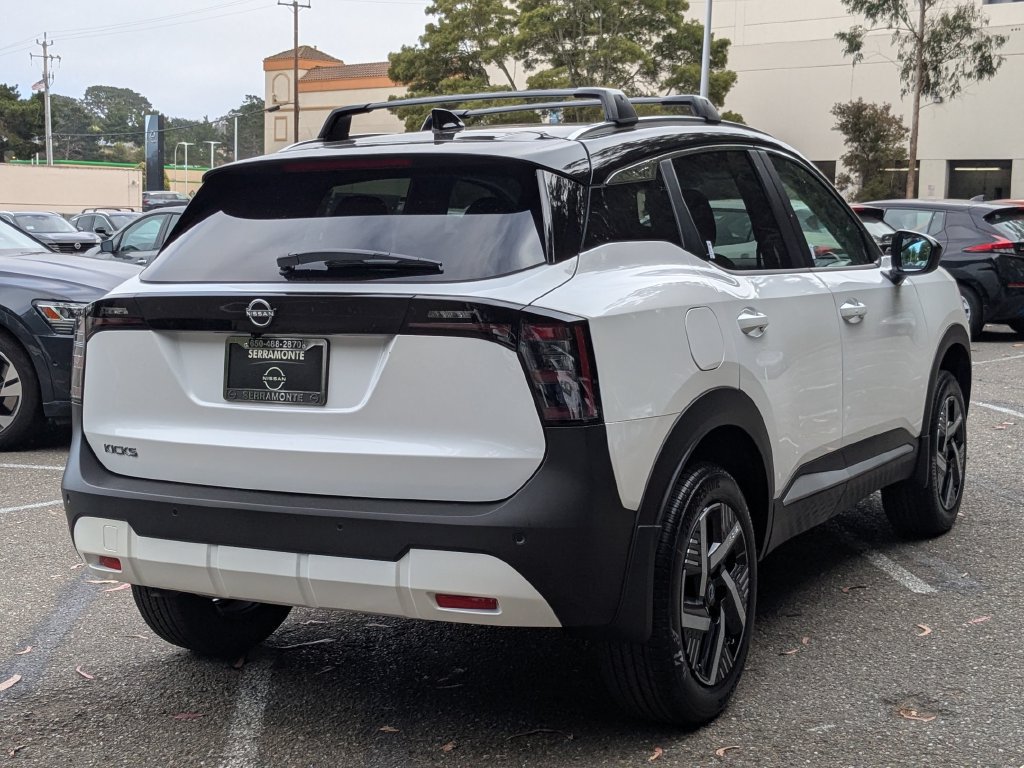 New 2026 Nissan Kicks SV w/ Cold Weather Package FWD image 5