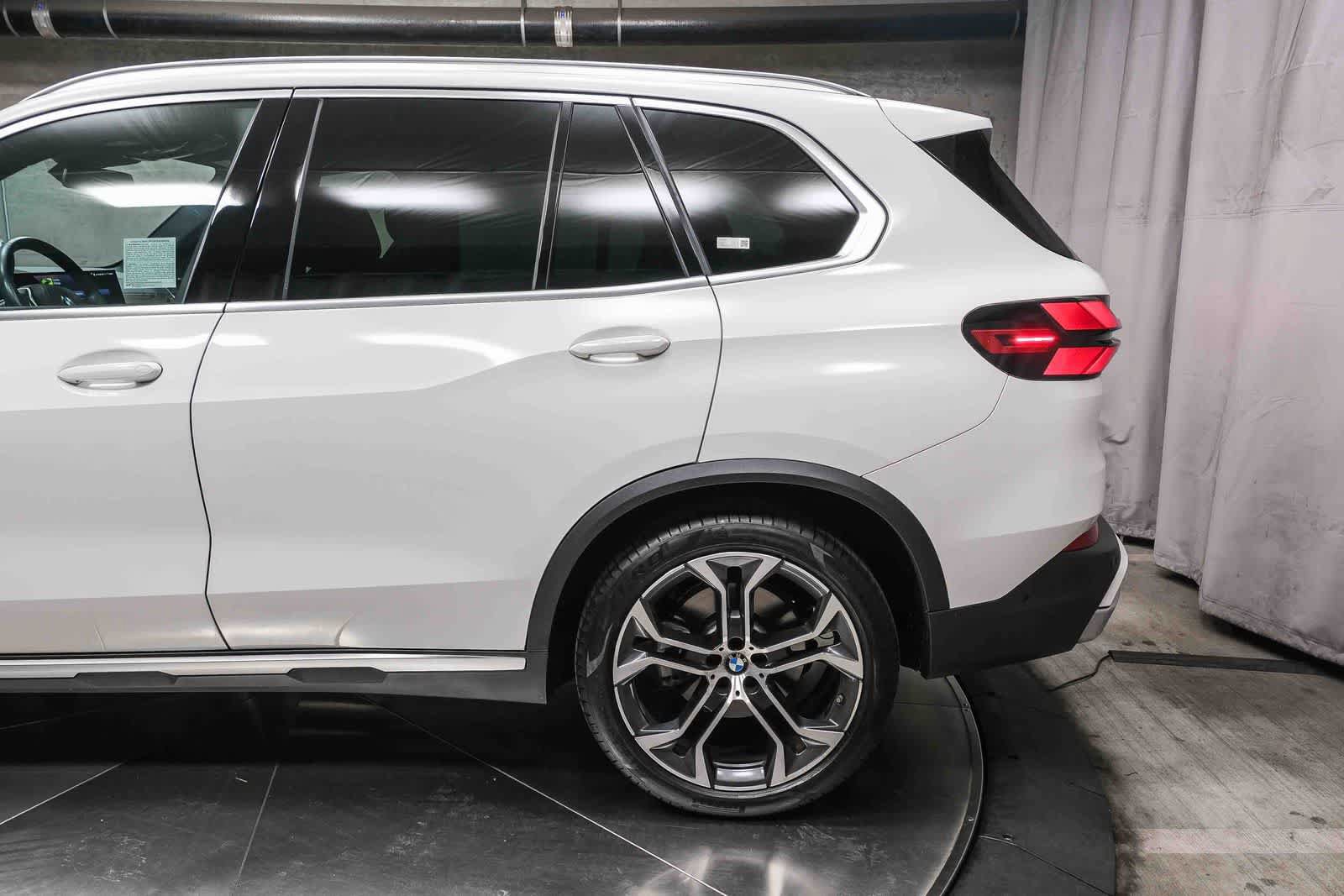 Used 2025 BMW X5 sDrive40i w/ Executive Package RWD image 8