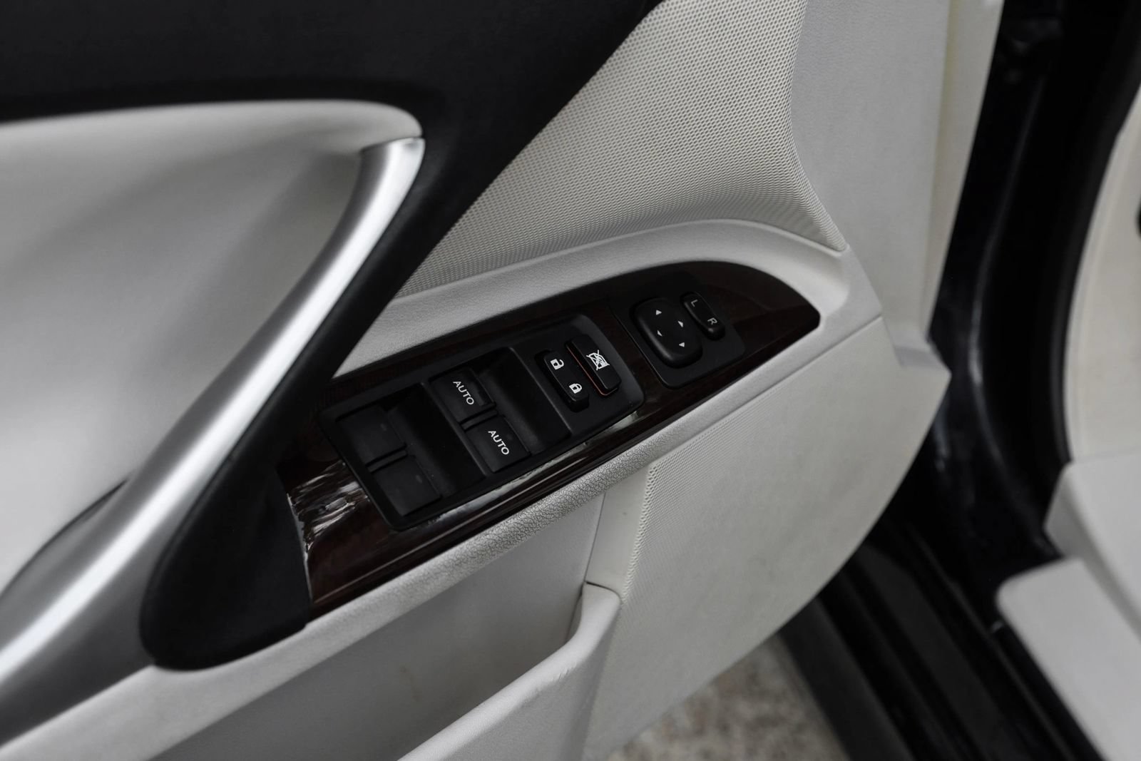 Used 2015 Lexus IS 350C w/ Navigation System Package RWD image 34