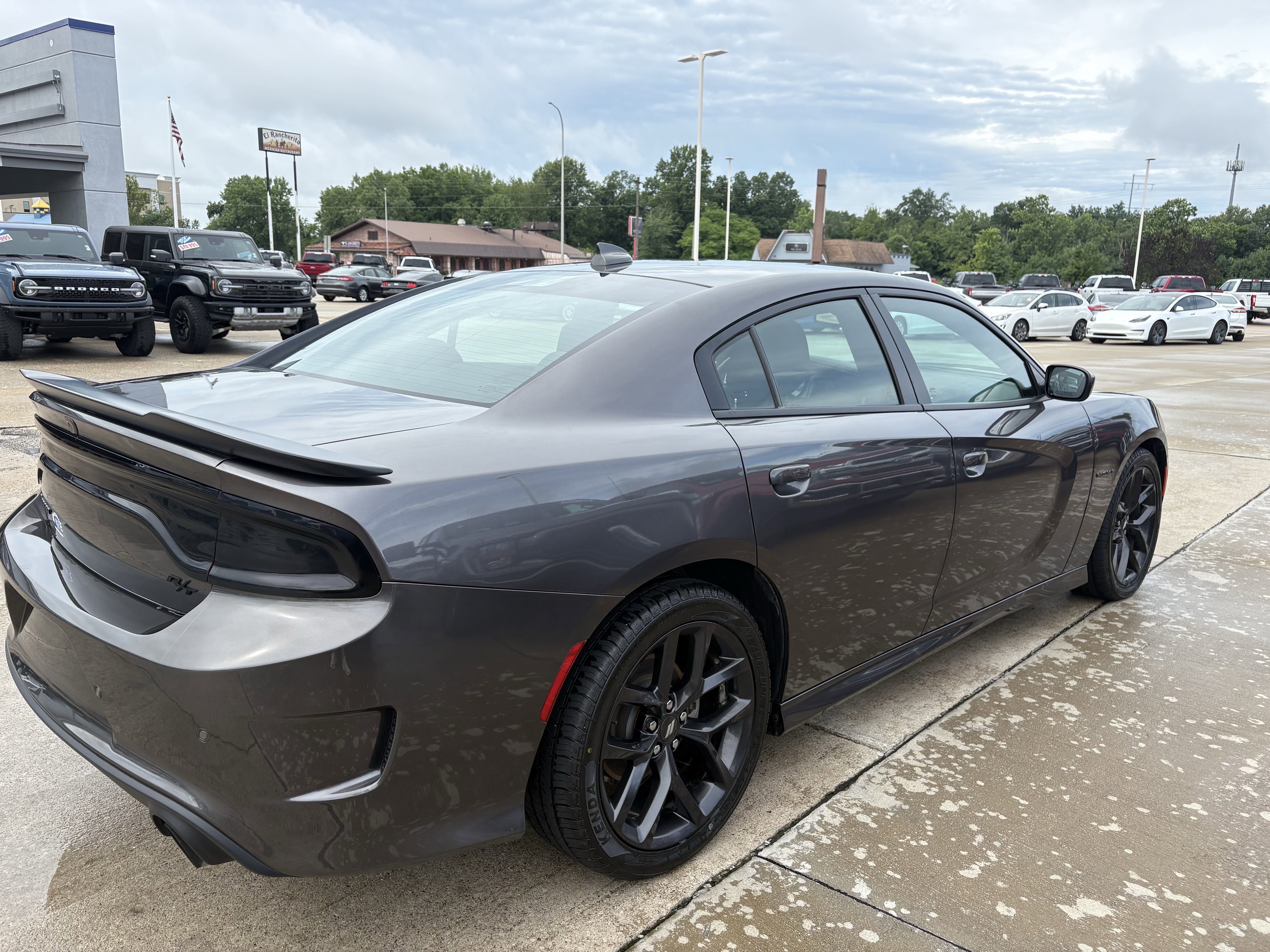 Used 2022 Dodge Charger R/T w/ Blacktop Package image 4