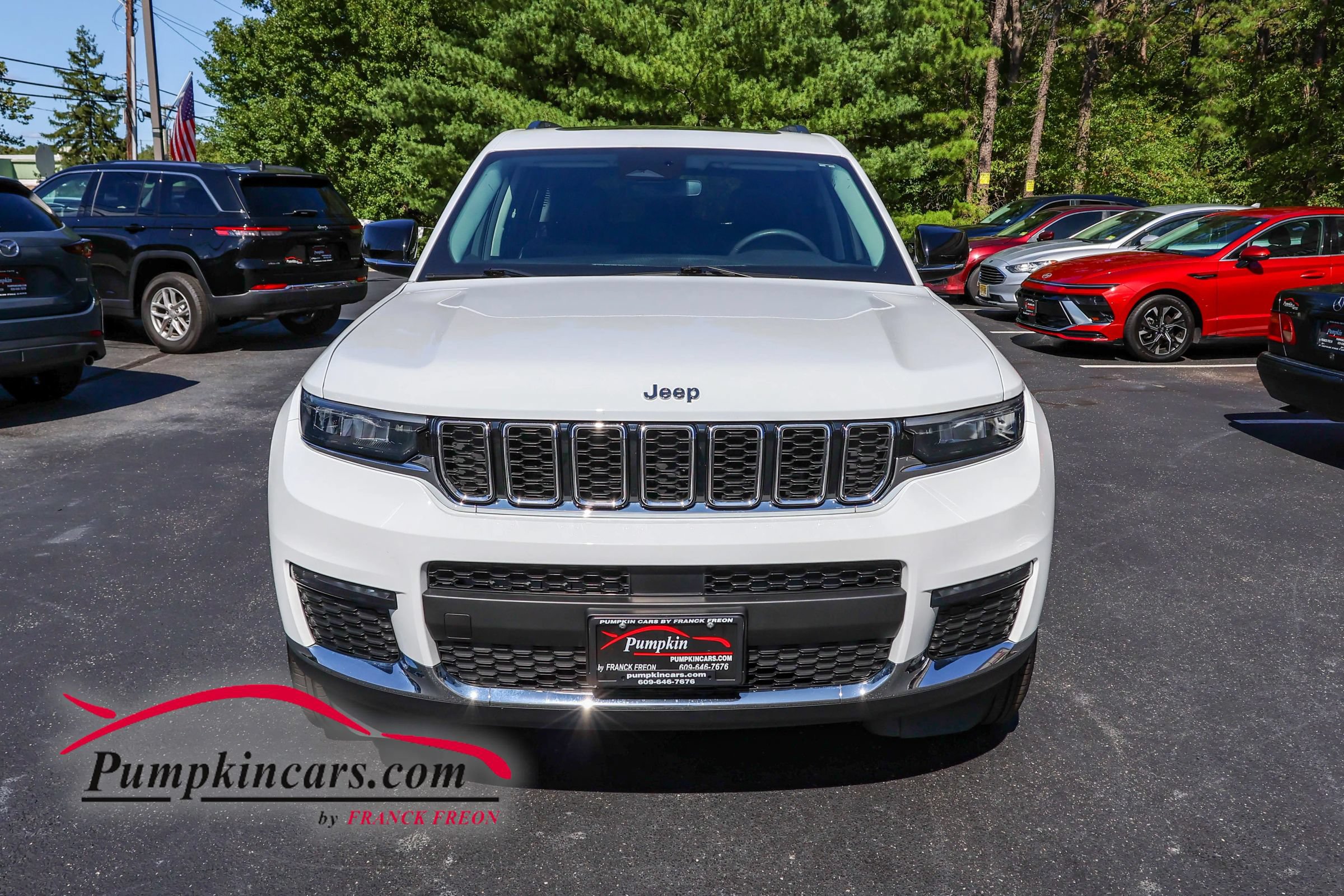 Used 2023 Jeep Grand Cherokee L Limited AWD/4WD image 5