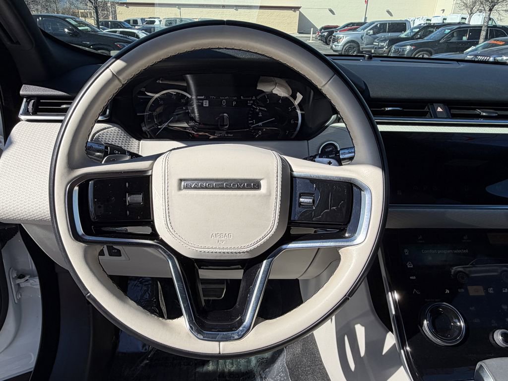 Used 2022 Land Rover Range Rover Velar R-Dynamic S image 23