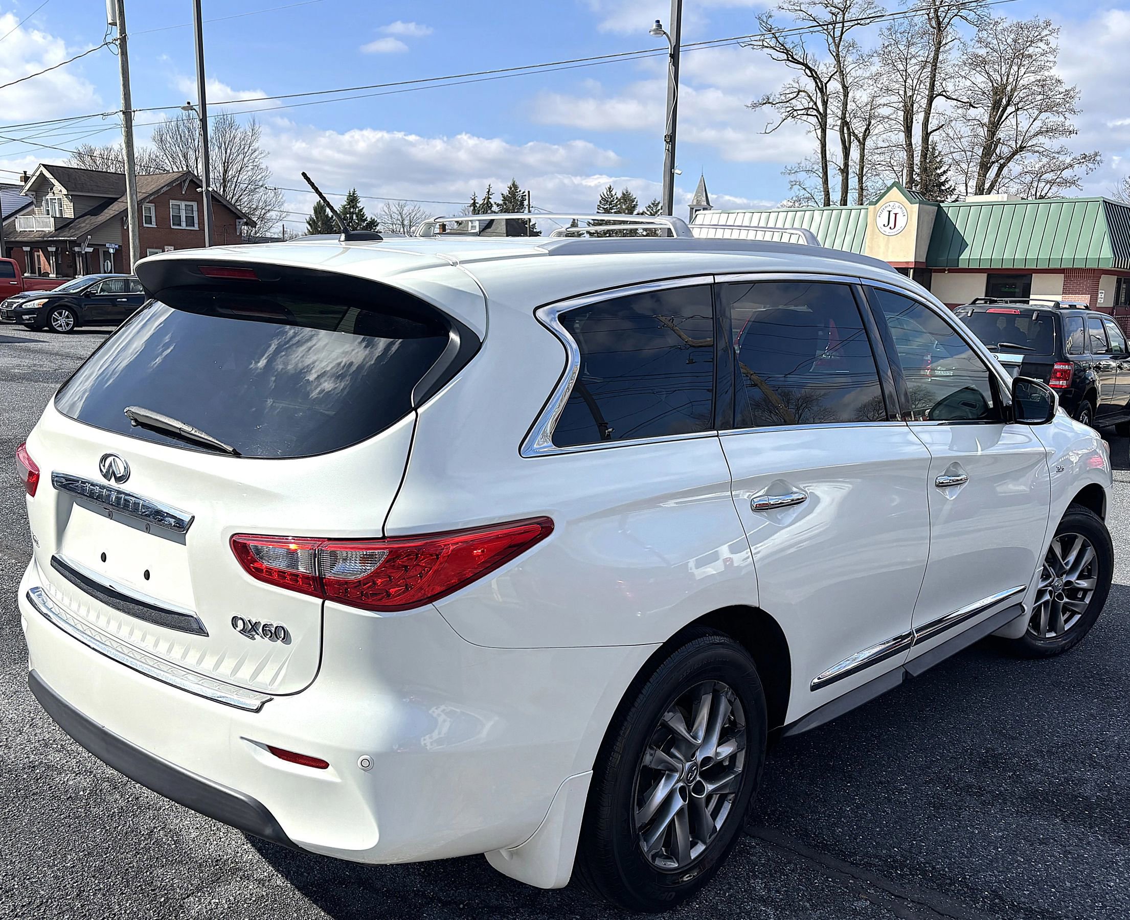 Used 2015 INFINITI QX60 AWD w/ Premium Plus Package image 5