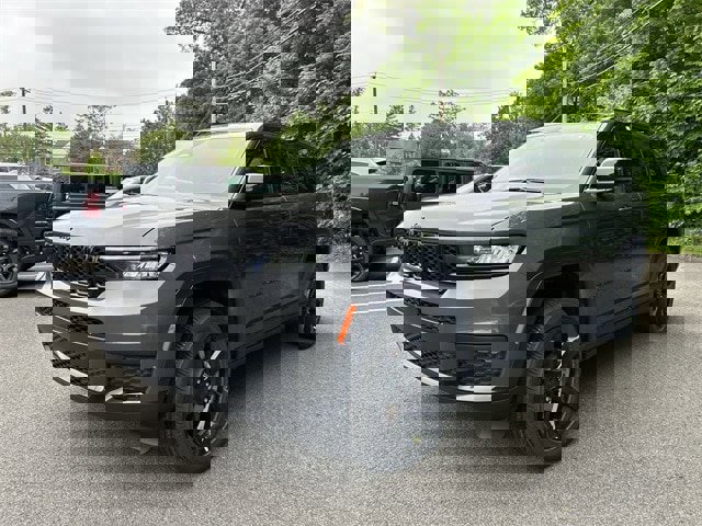 New 2025 Jeep Grand Cherokee L Altitude image 4