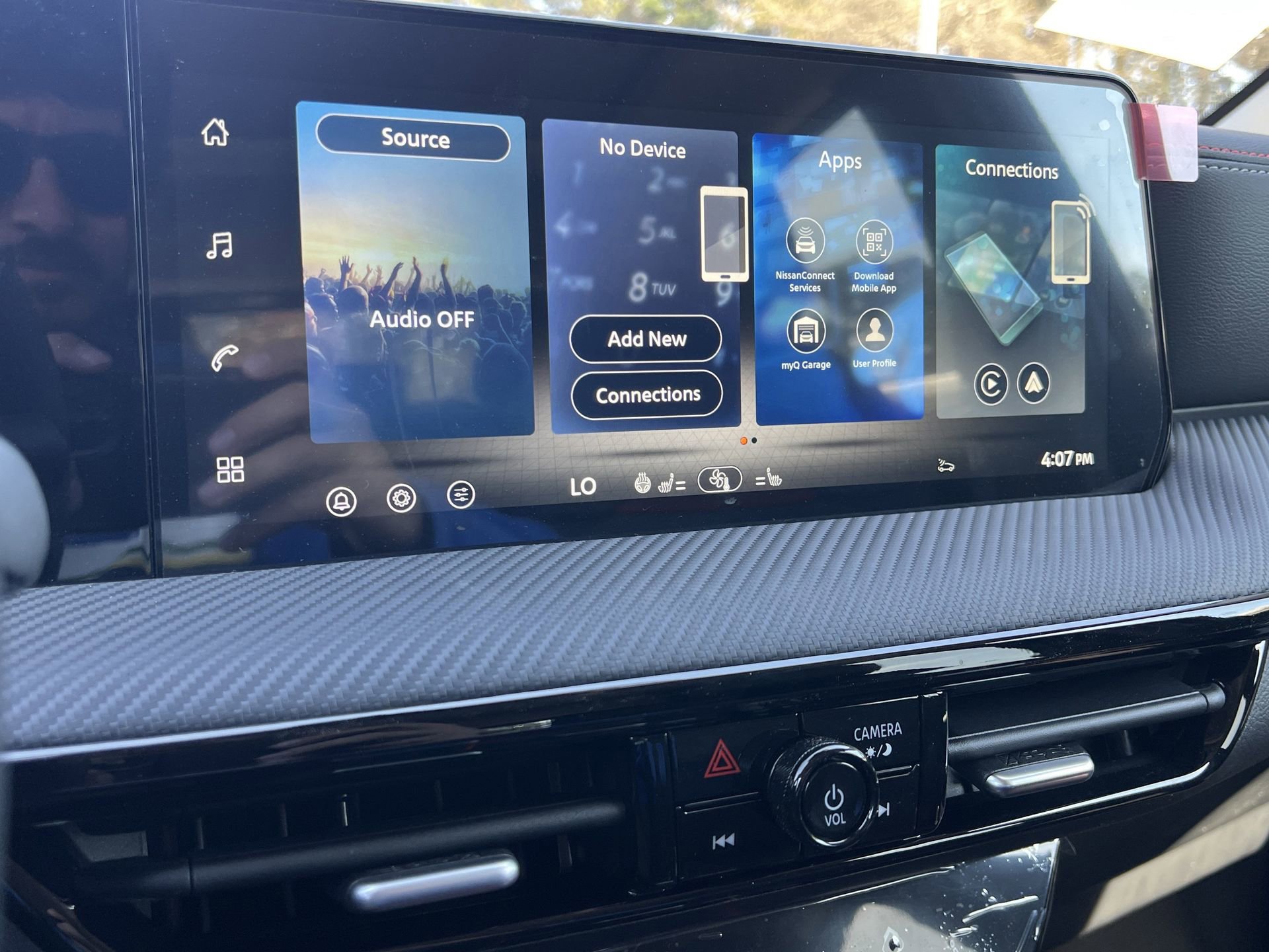 New 2026 Nissan Kicks SR image 5