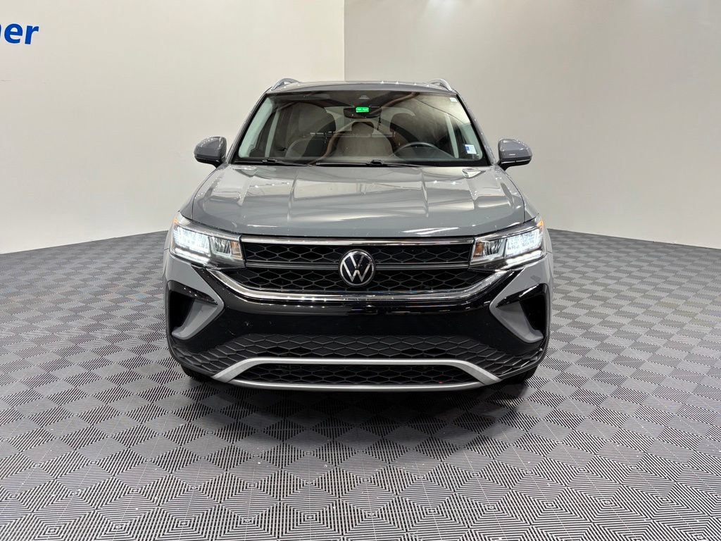 Used 2022 Volkswagen Taos SE AWD/4WD image 3
