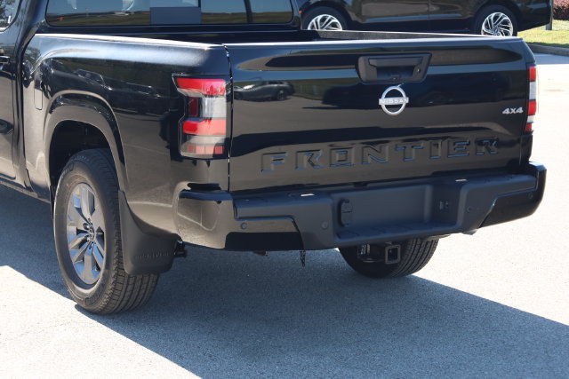New 2027 Nissan Frontier SV w/ SV Convenience Package AWD/4WD image 7