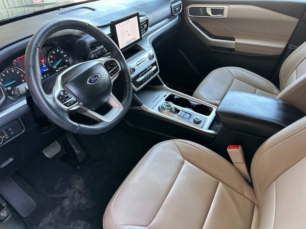 Used 2022 Ford Explorer XLT w/ Equipment Group 202A AWD/4WD image 10